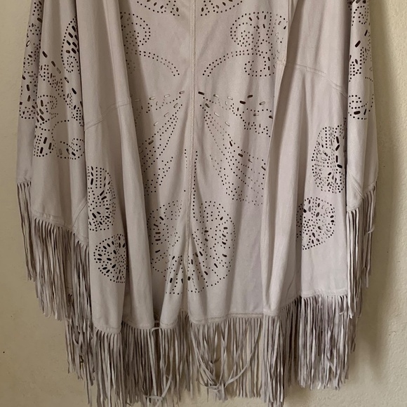 Insight Grey Boho Fringe Poncho Size OS - Picture 5 of 5